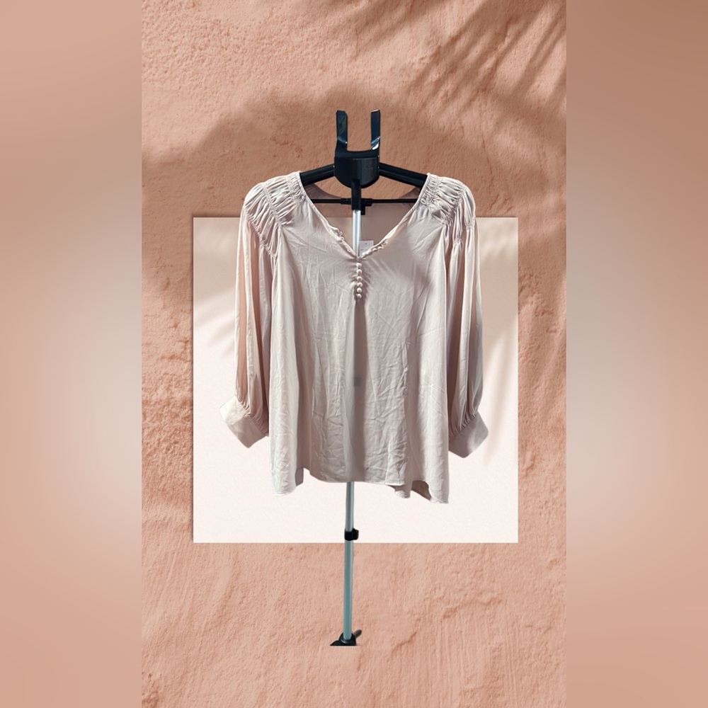 NWT Ann Taylor Elegant Cream Women's Top